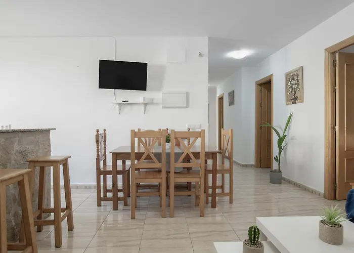 Piso Ureba, Bajo Semesterbostad *